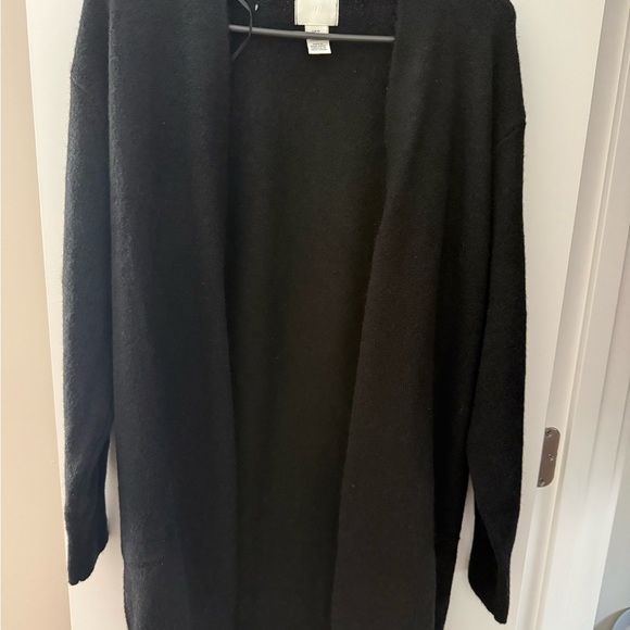 H&M Classic Black Cardigan - Picture 2 of 3